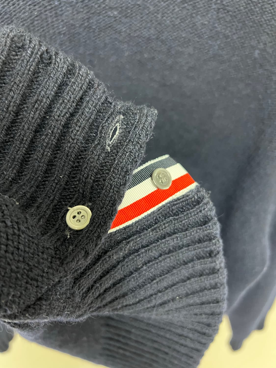 [정품] 신형텍 / 5 톰브라운 안타르시아 사선 니트 네이비 상품이미지3