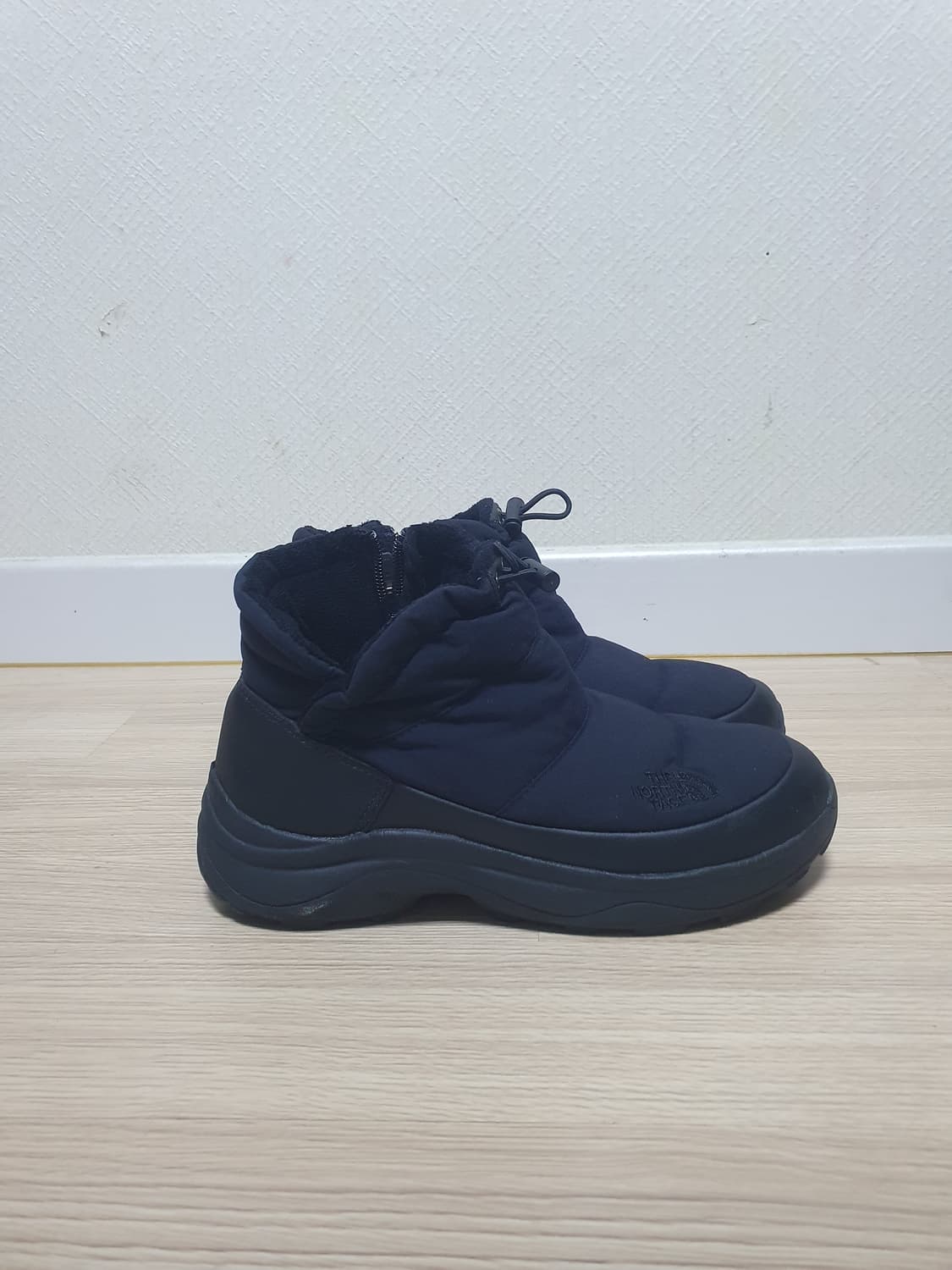노스페이스 블랙 패딩 숏 부츠 240 상품이미지1