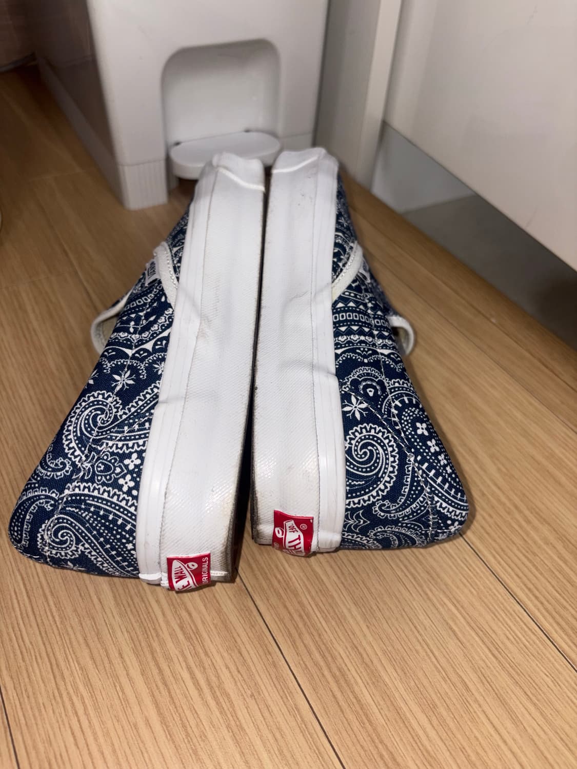 반스 볼트x키스 10주년 클래식 슬립온 LX 페이즐리 245mm 상품이미지6