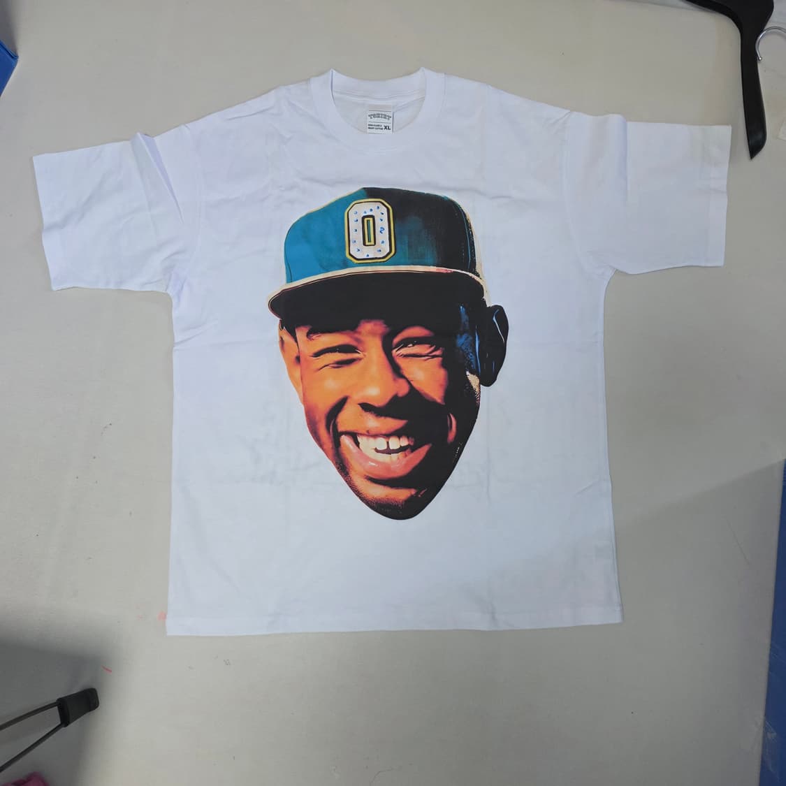 타일러 디지털 빅프린팅 화이트 티셔츠 상품이미지1