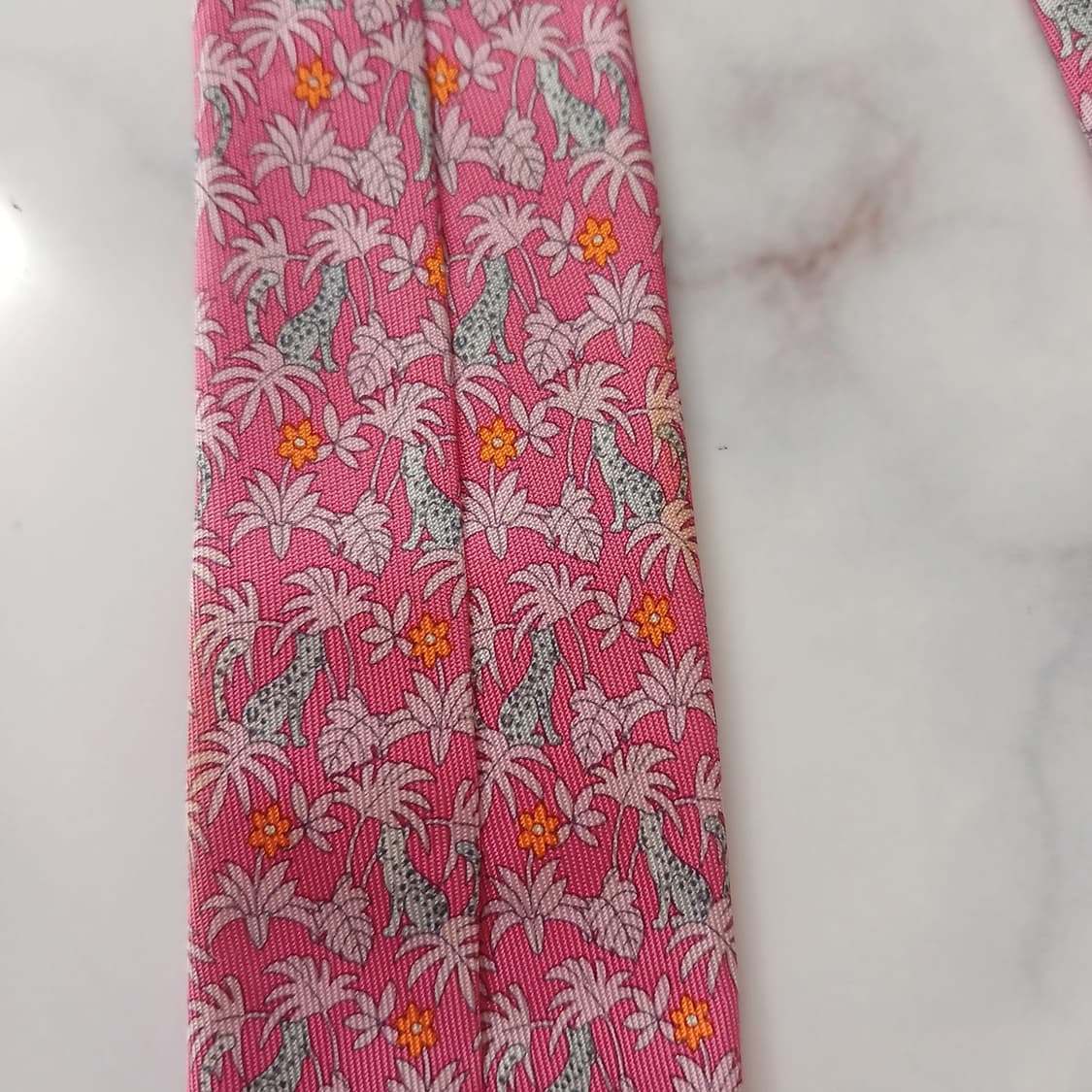 살바토레 페라가모 실크 핑크 넥타이 8.7cm A등급 A18856
 상품이미지8