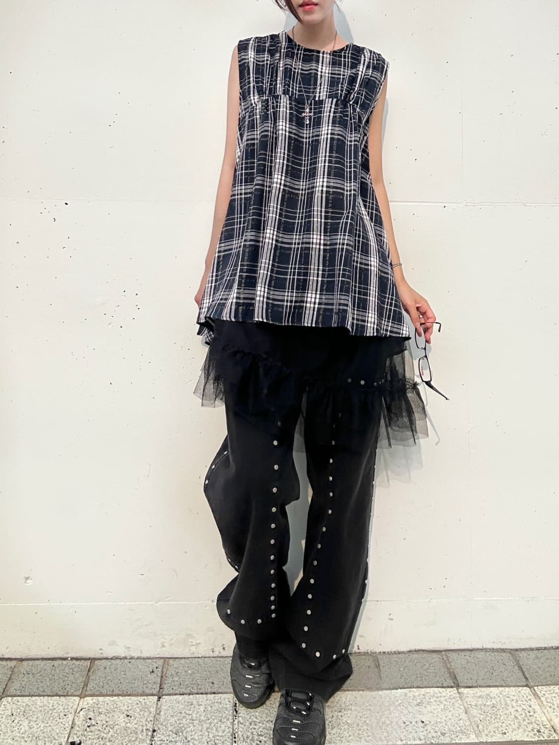 Check pintuck sleeveless blouse 상품이미지2
