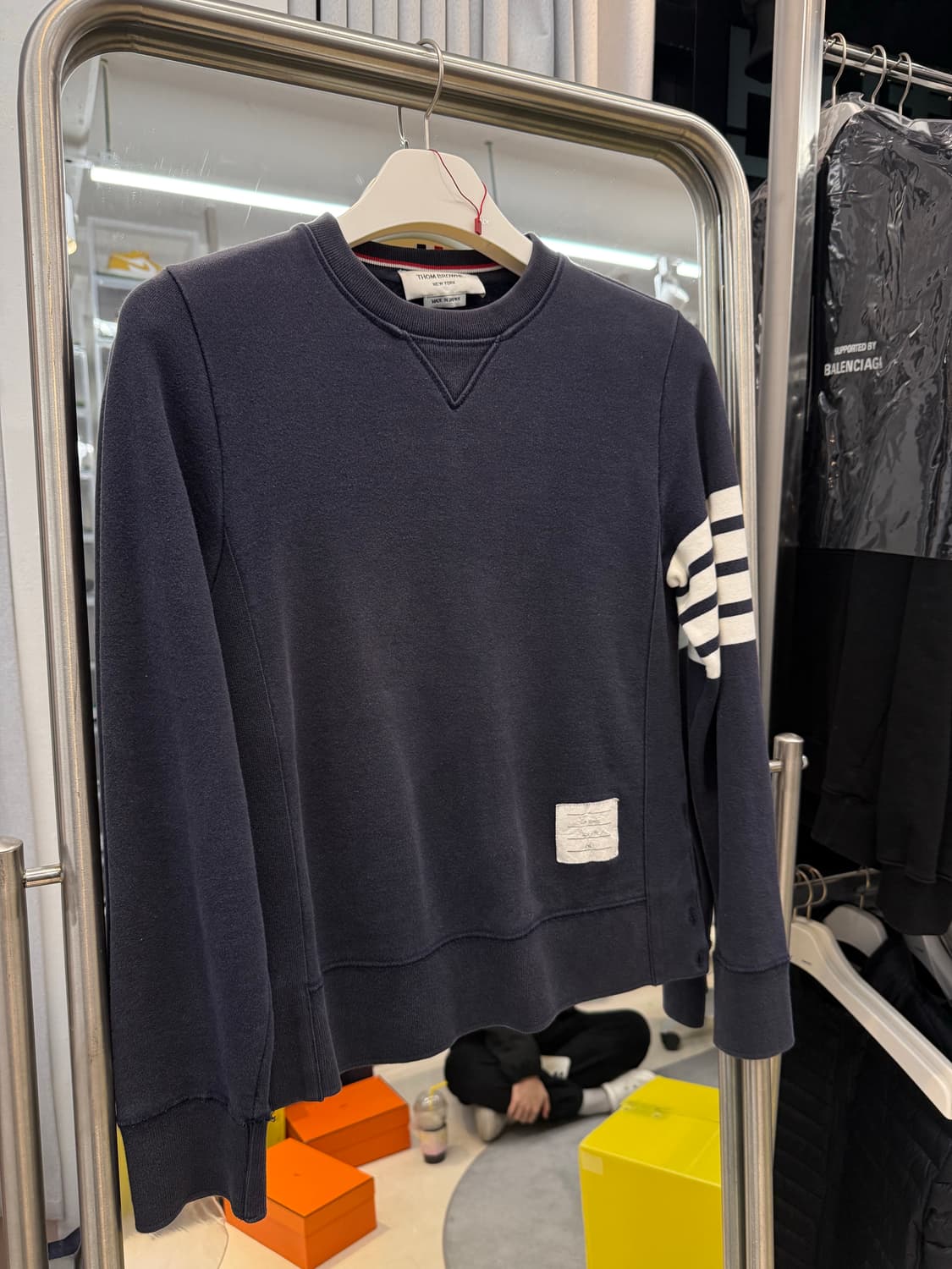 톰브라운 사선 완장 맨투맨 1사이즈 상품이미지1