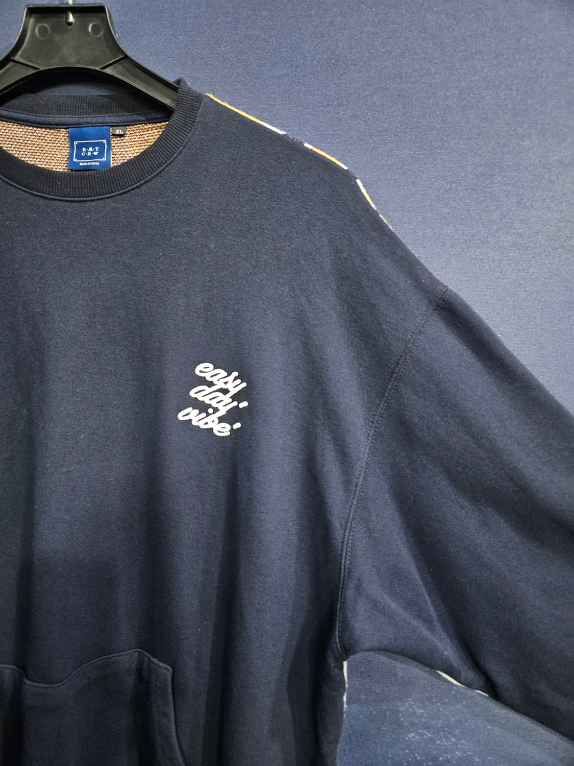 로맨틱크라운 네이비컬러 남성 오버핏 105~110 포켓 맨투맨  상품이미지4