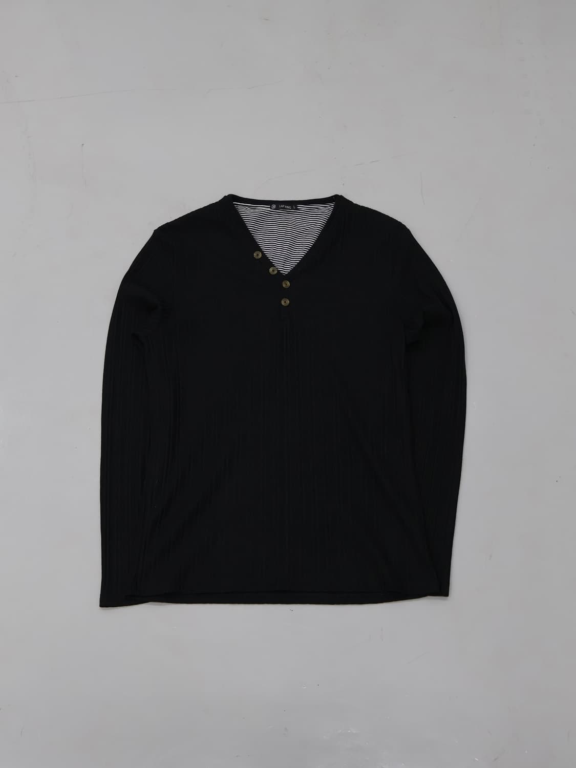 LAP WING Layered V-Neck Henley Sleeve 상품이미지1