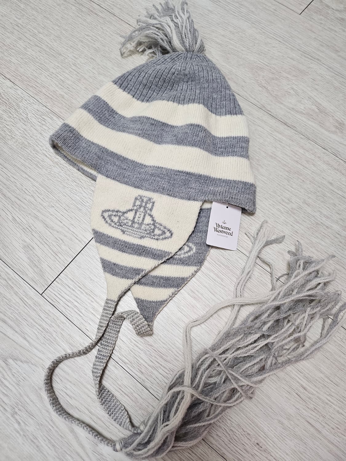 비비안웨스트우드 이어플랩 비니 상품이미지1