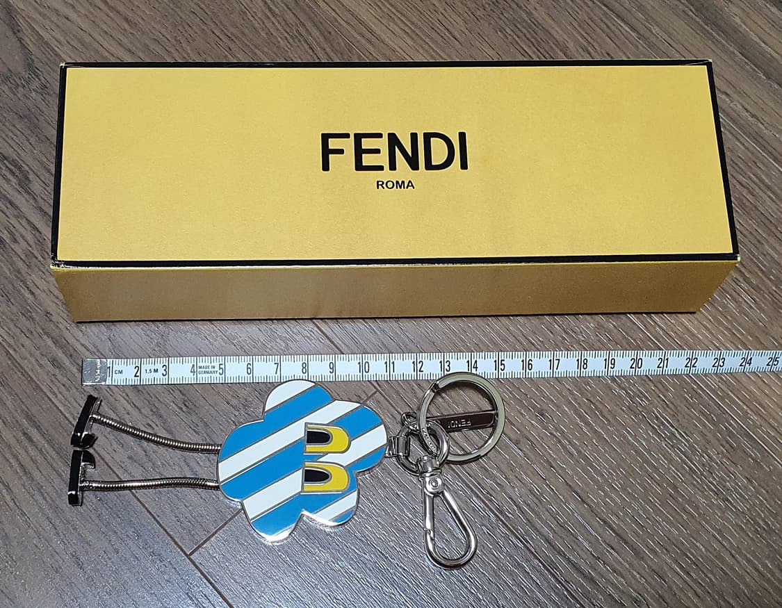 펜디 존부스 콜라보 메탈 키링 상품이미지5