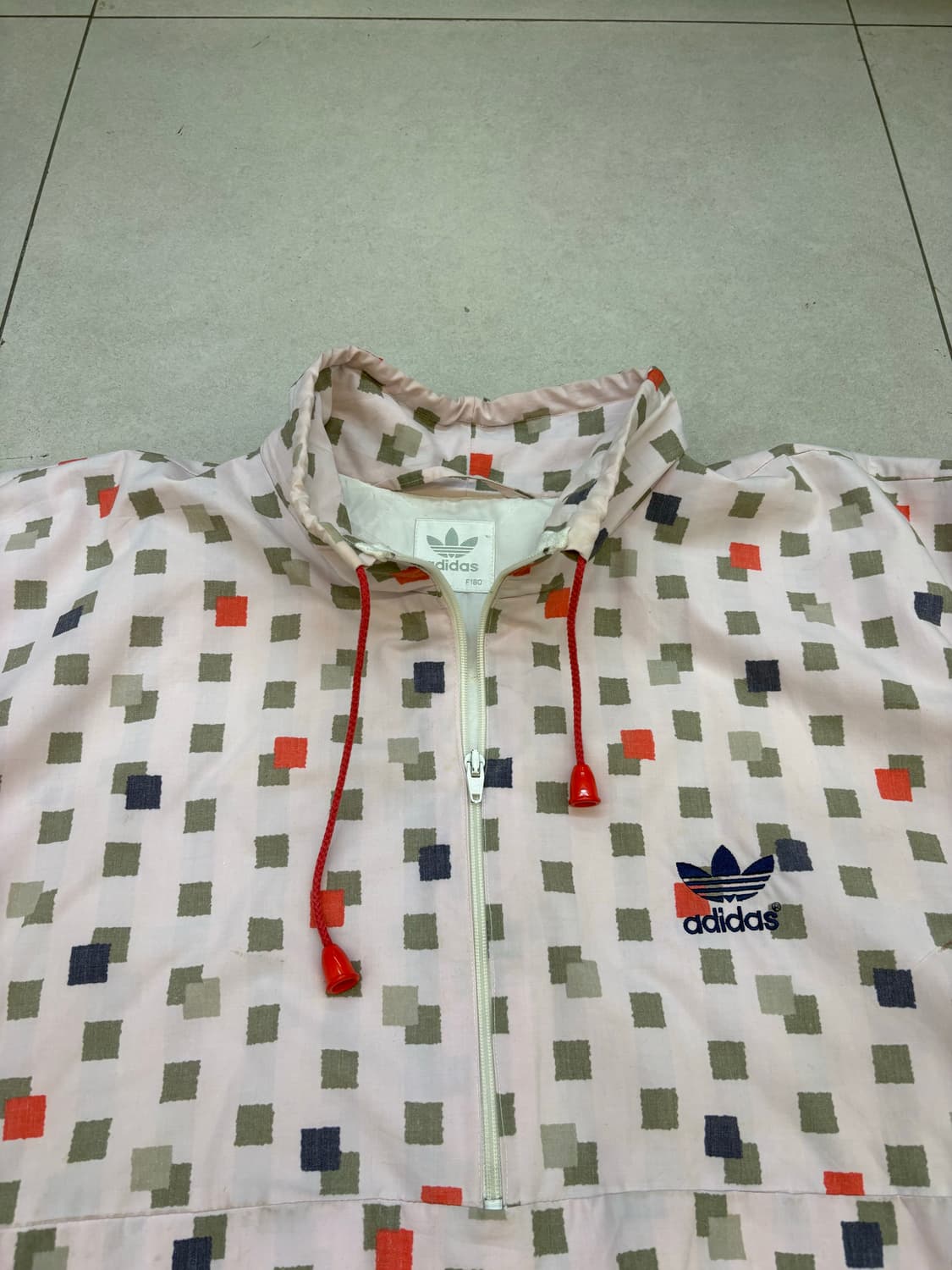 아디다스 빈티지 큐빅 로고 바람막이 상품이미지6
