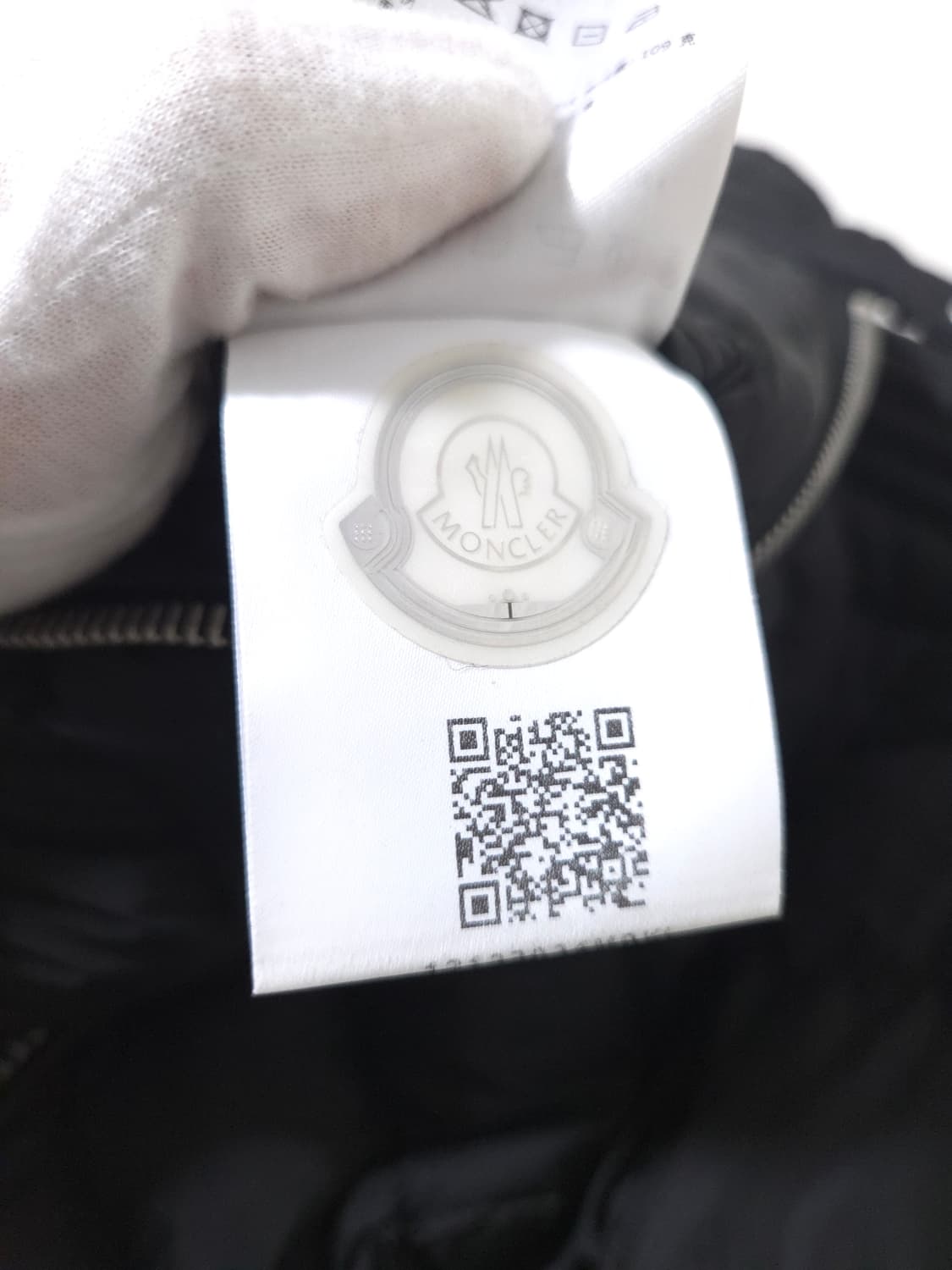 [새상품급] 몽클레어 아미오트 쇼트 다운 패딩 3Size 상품이미지9