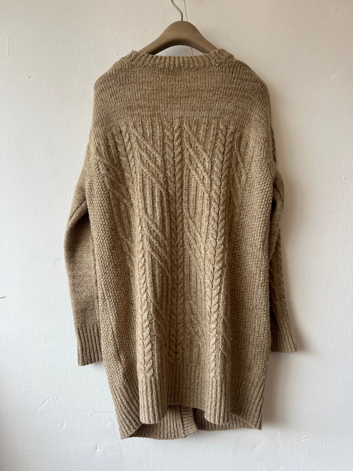 써스데이아일랜드 여성 카멜베이지 브이넥가디건 케이블가디건 상품이미지3