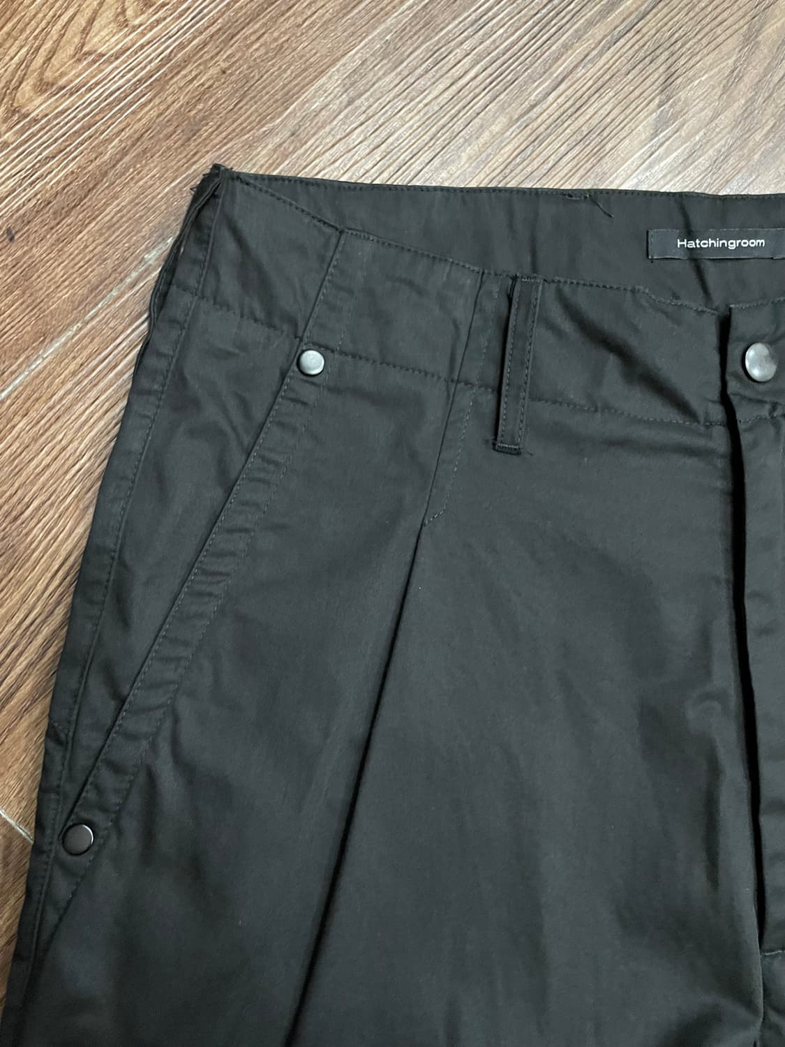 해칭룸 딥플리츠 트라우저 V2 블랙 상품이미지5