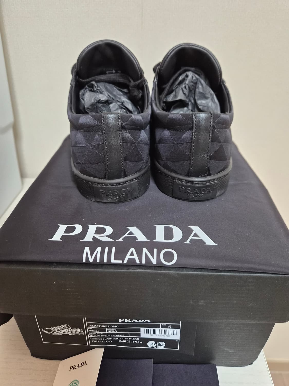 (정품) 프라다 삼각로고 스니커즈 상품이미지5