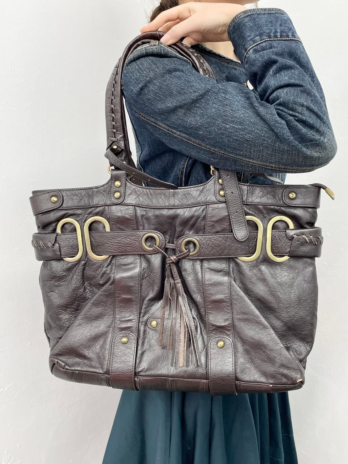 브라운 y2k 스터드 태슬 숄더백 상품이미지2