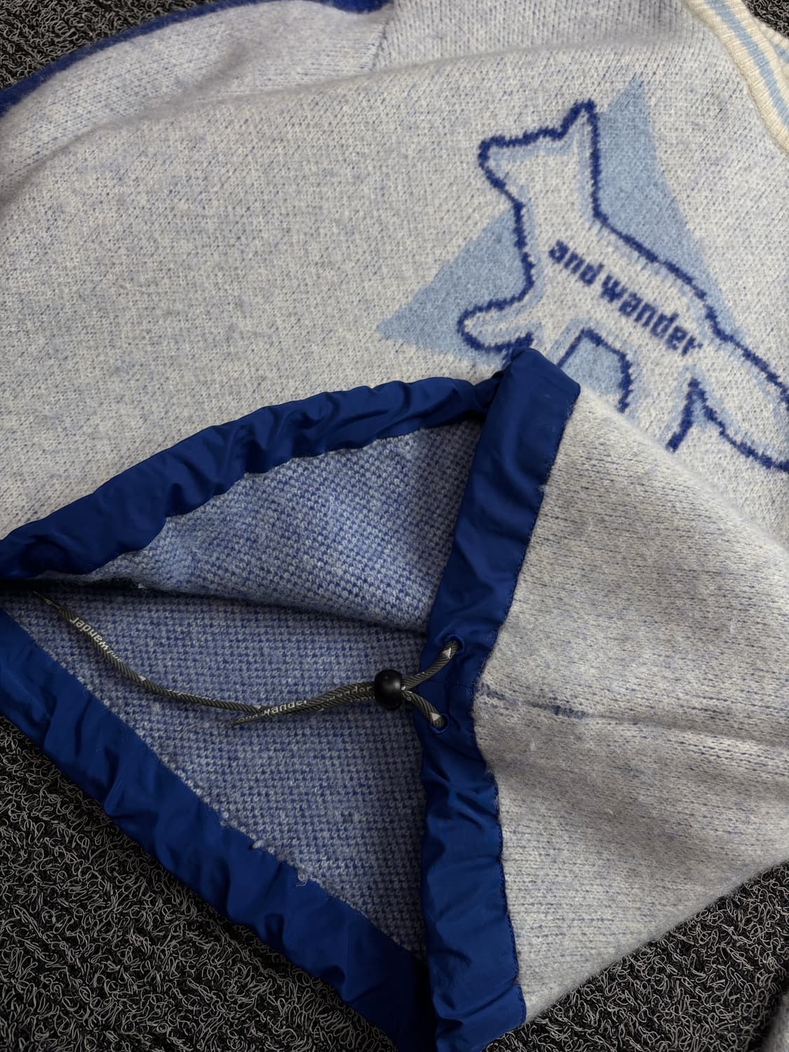 메종키츠네 X 앤드원더 빅로고 스웨터 풀오버 화이트 2294 상품이미지3