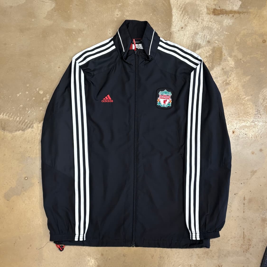 105 아디다스 리버풀 블랙 바람막이 상품이미지2
