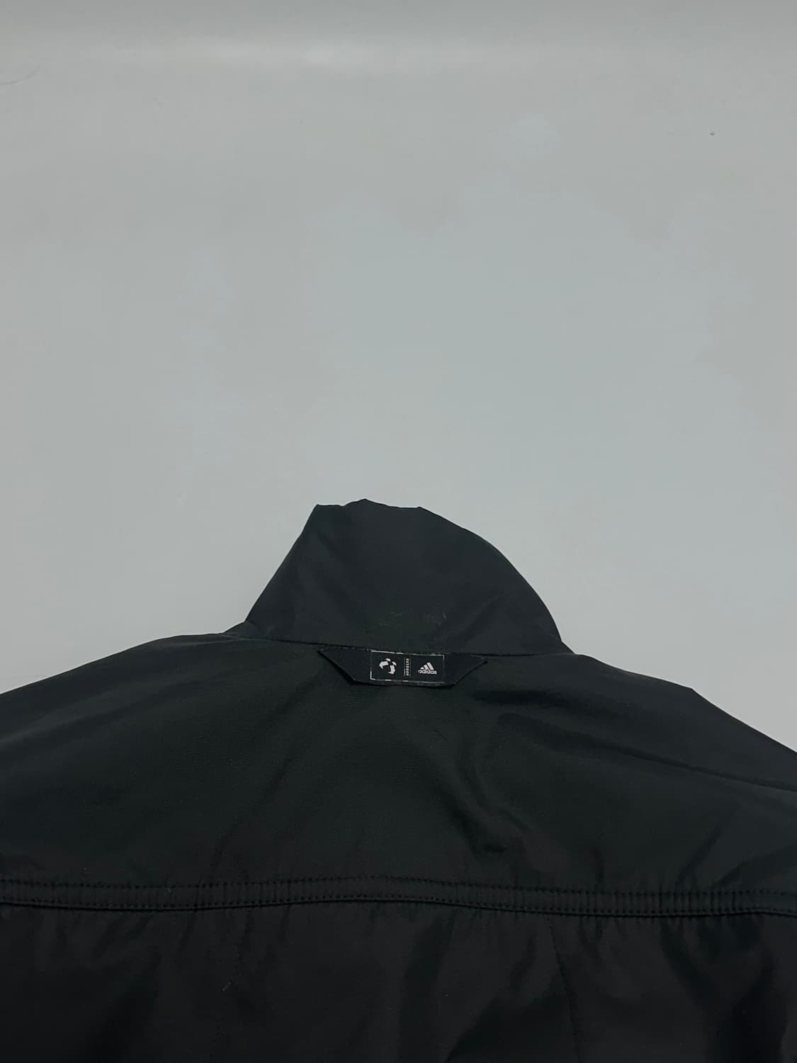 아디다스 삼각로고 바람막이 패디드 자켓 상품이미지7