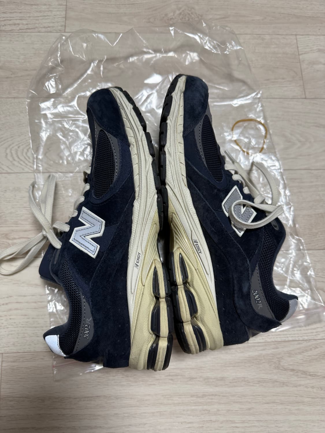 뉴발란스 2002R 이클립스 캐딜락 네이비 260 상품이미지4
