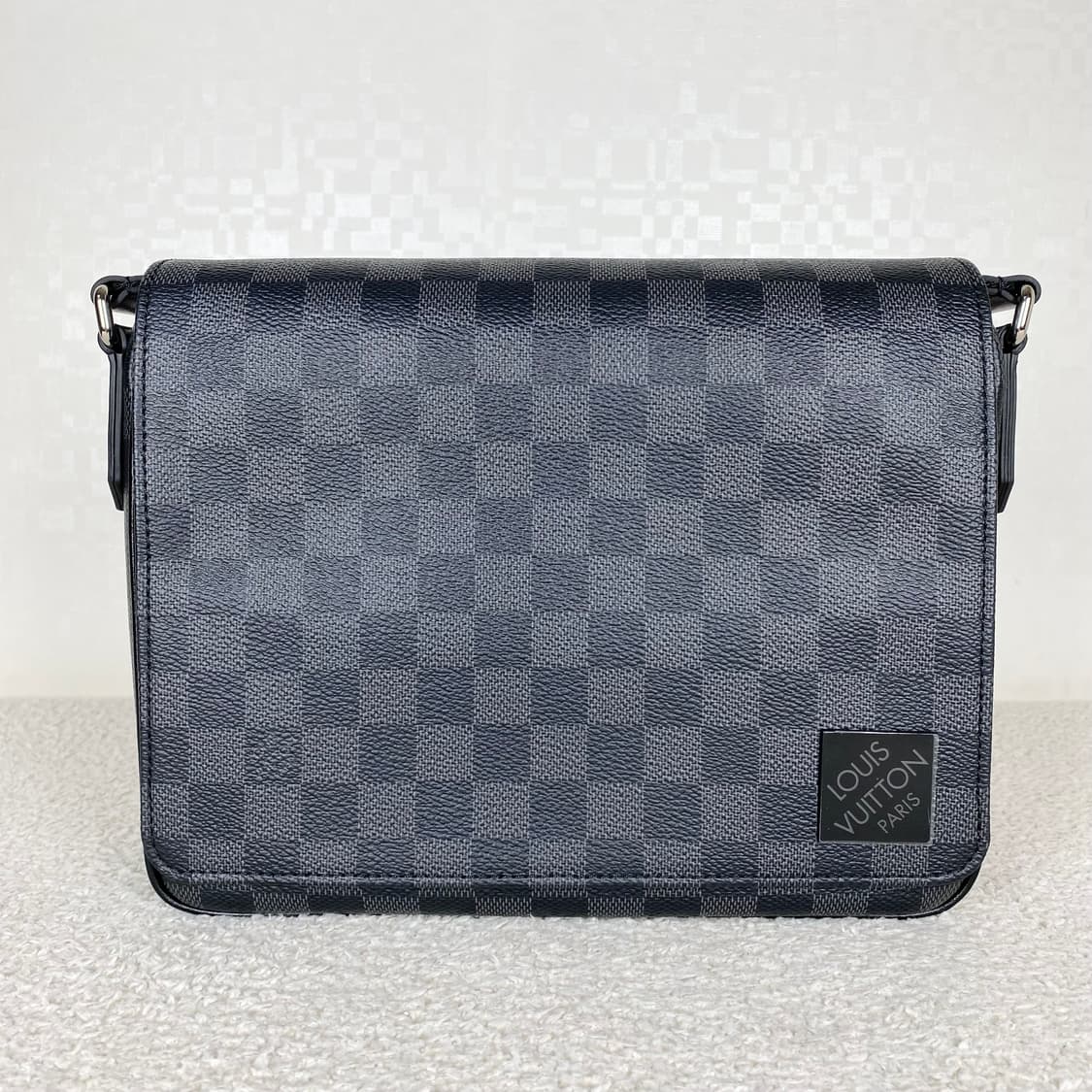 루이비통 크로스백 디스트릭트 pm  상품이미지1