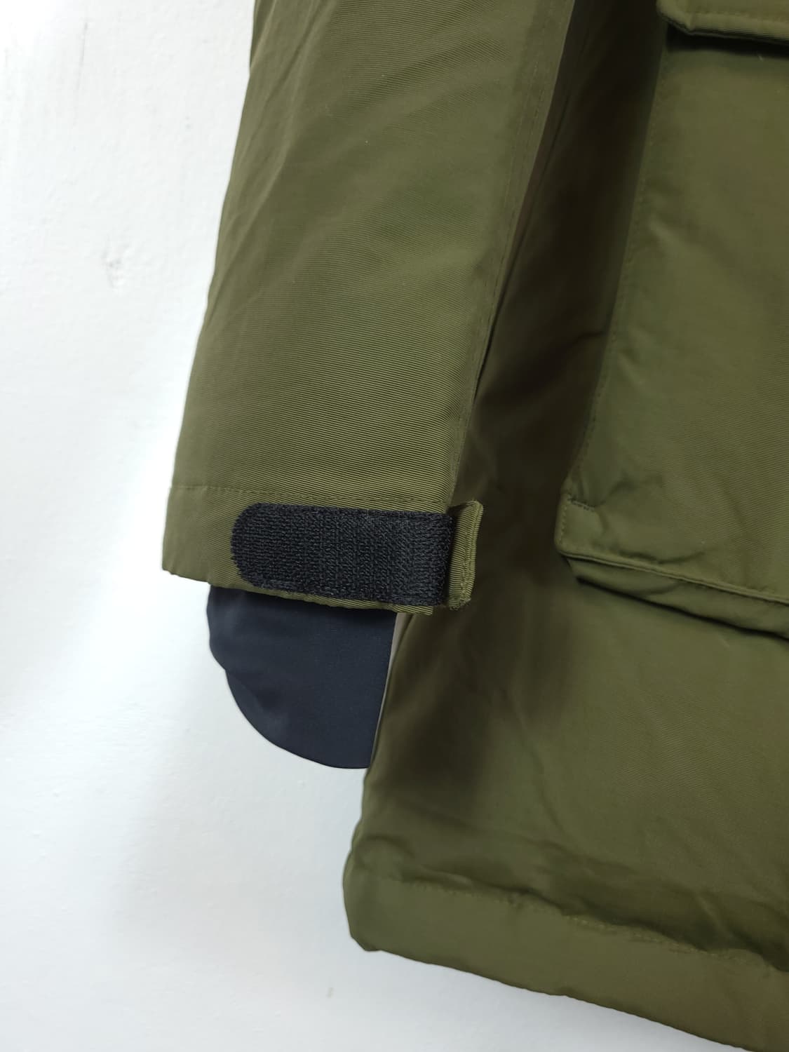 디스커버리 매장정품 다운패딩 카키 90 S 새제품급 상품이미지3