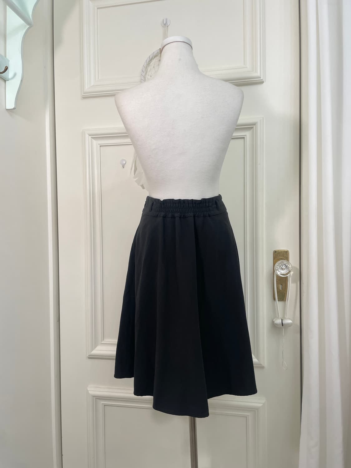 black pleats back banding midi skirt 상품이미지3
