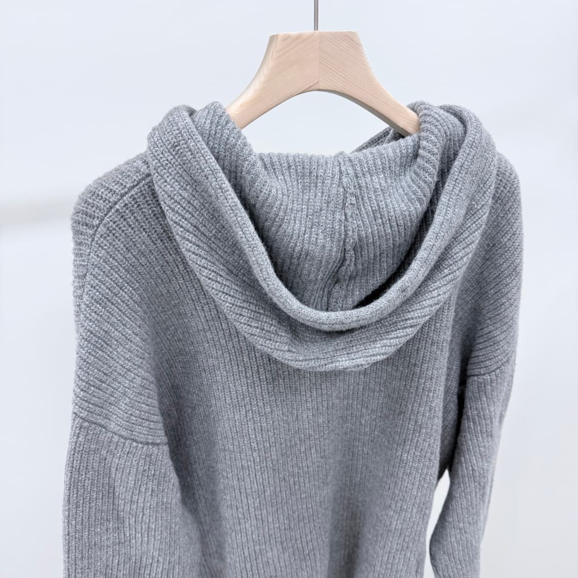 [S급/L] 셀린느 울 리브드 니트 후드티 그레이 상품이미지5