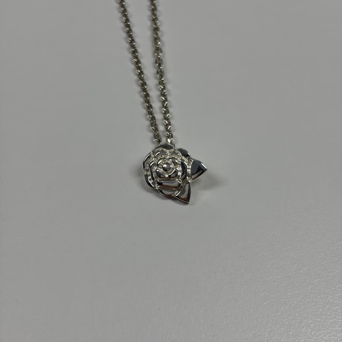 샤넬 까멜리아 목걸이(silver925) 상품이미지1