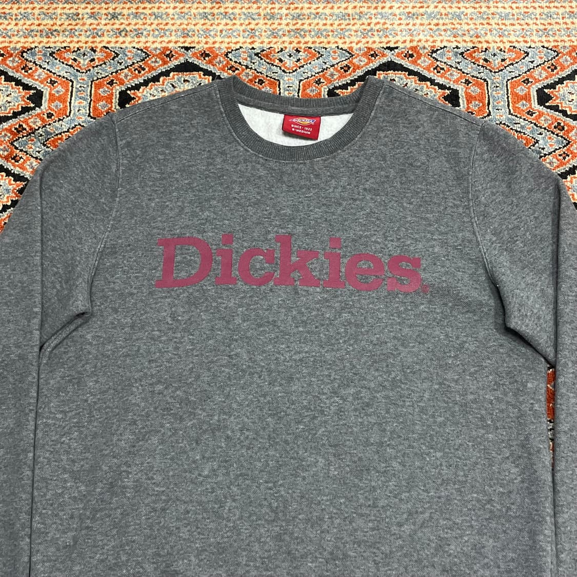 디키즈 스펠로고 차콜 기모 맨투맨 여성S 상품이미지2