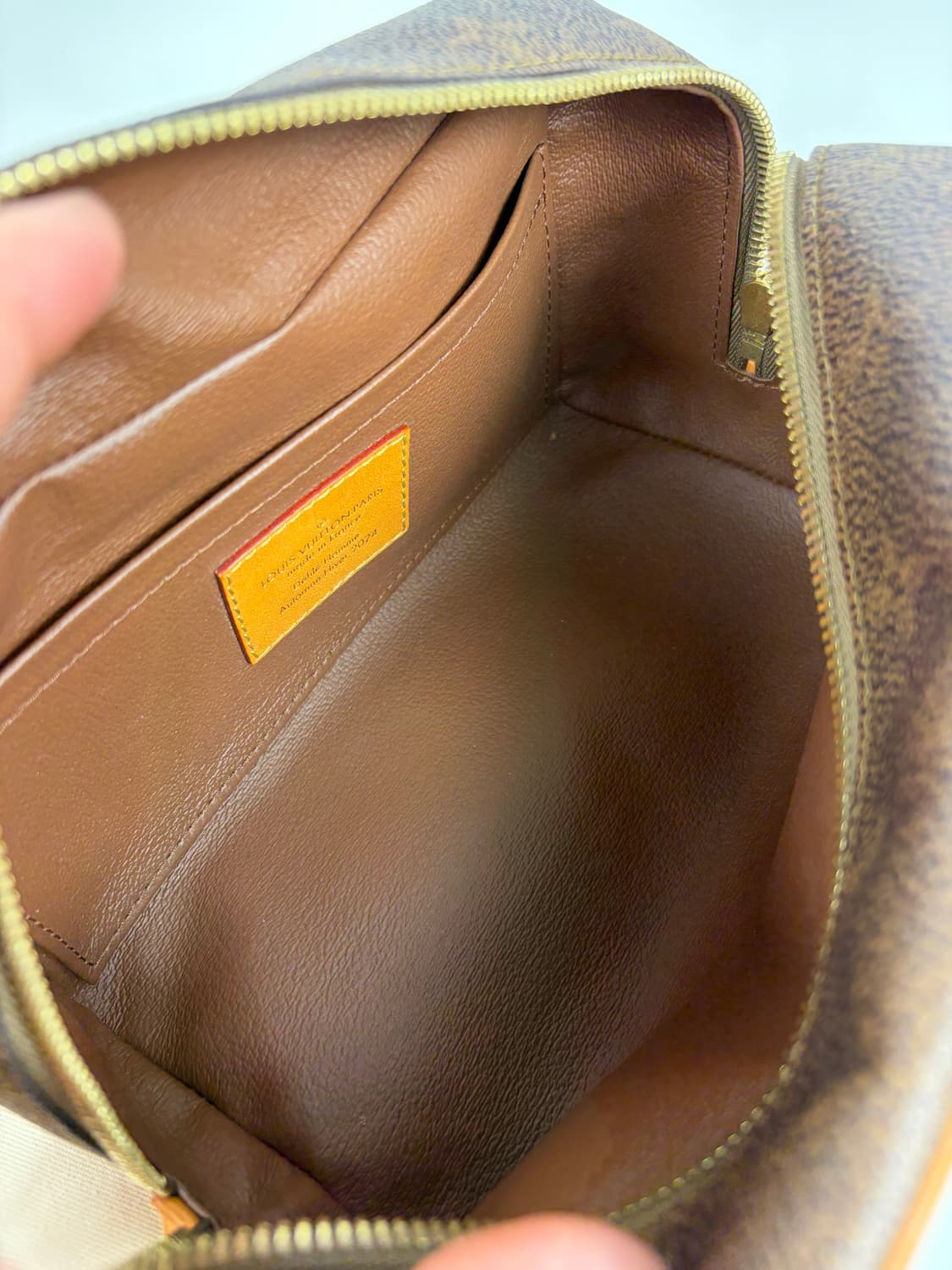 루이비통 M11765 락커 도프키트 파우치 상품이미지8