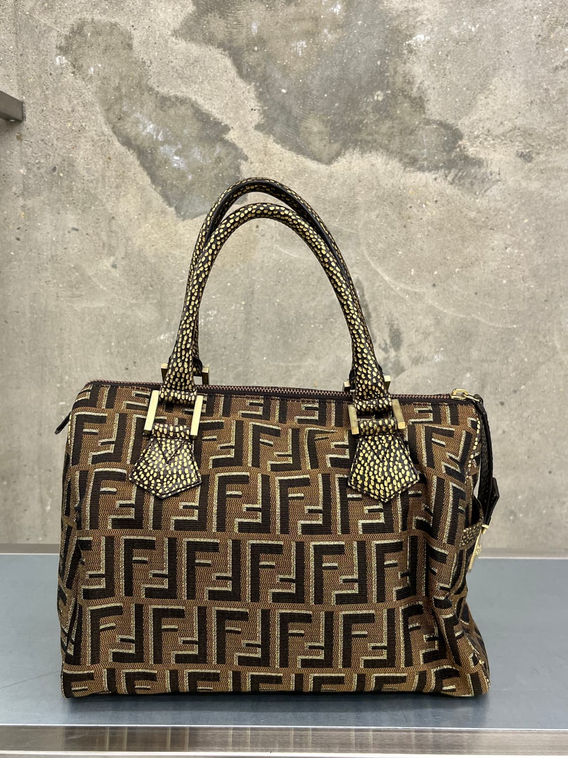 Fendi 펜디 주카패턴 토트백 상품이미지2