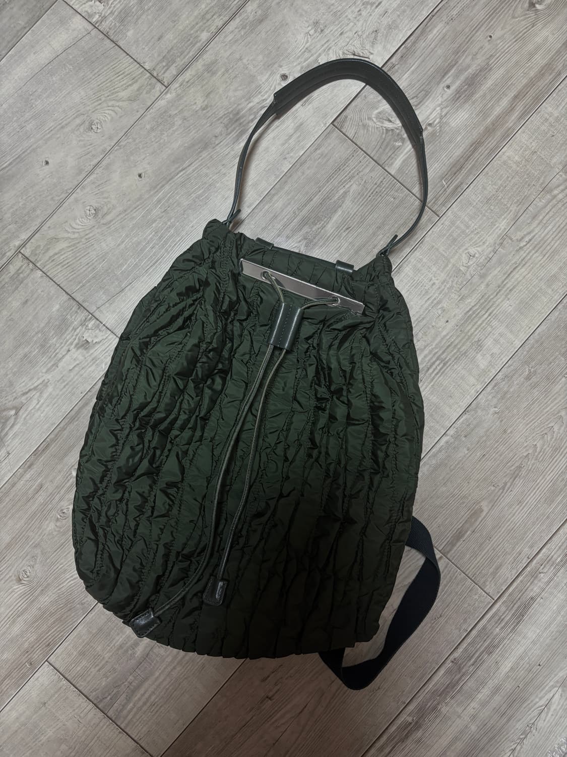 더로우 퀼팅 나일론 백팩 상품이미지5