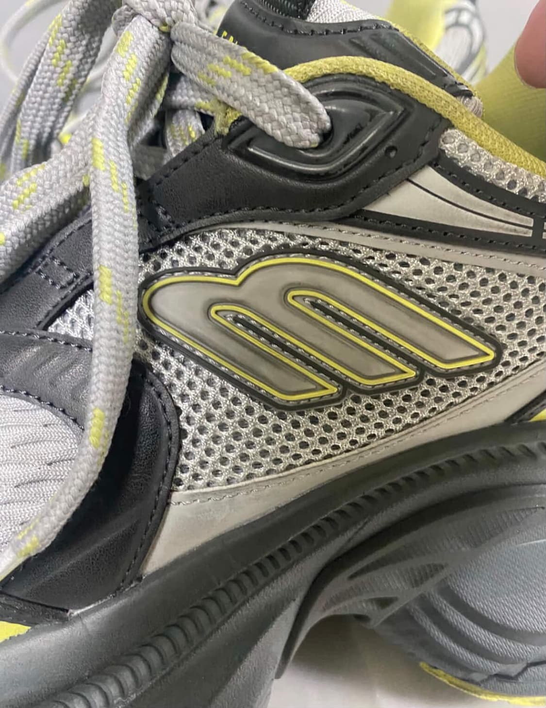 발렌시아가 10xl 그레이옐로우 상품이미지3