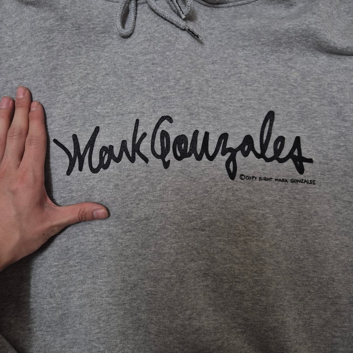 마크곤잘레스 왓잇이즌 오리지널 빅레터링 기모 후드티 상품이미지5