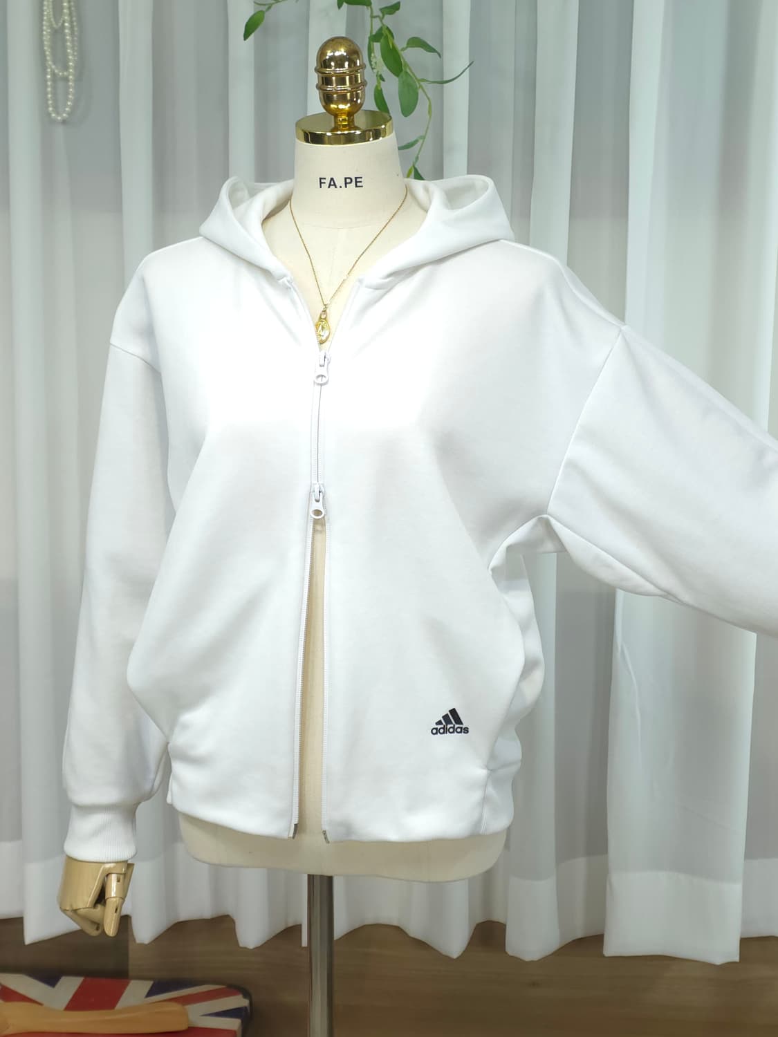 아디다스 상품이미지4