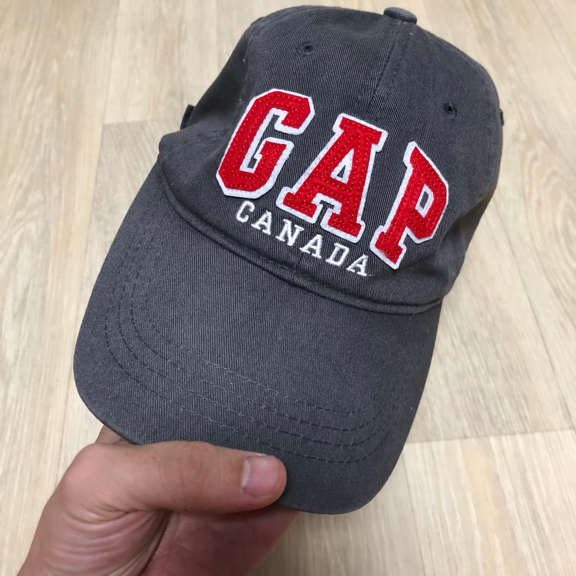 (ONE SIZE) 갭 GAP 펠트 자수 OG 로고 볼캡 차콜 상품이미지6