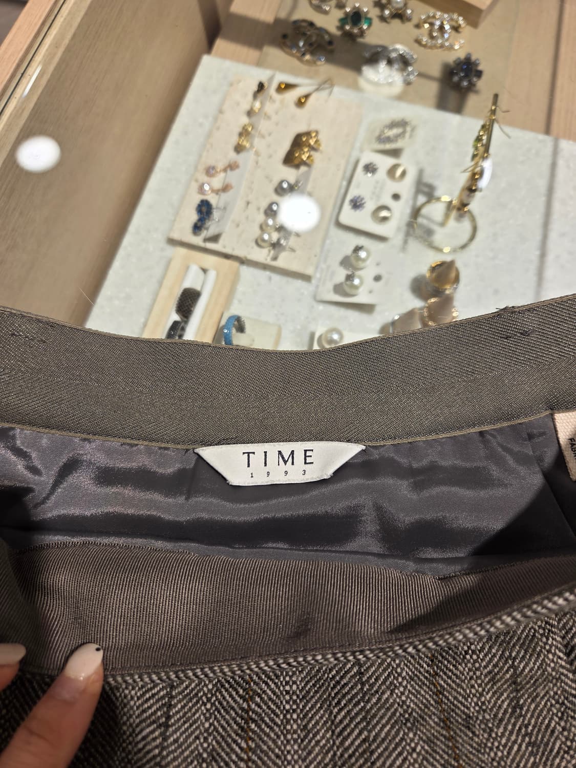 타임 울블랜딩 헤링본 주름 스커트 상품이미지8