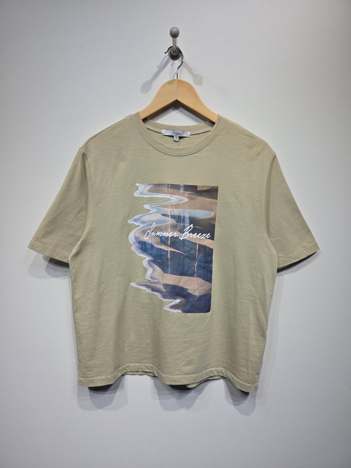 on & on 온앤온 썸머 브리즈 프린팅 반팔 티셔츠 상품이미지2