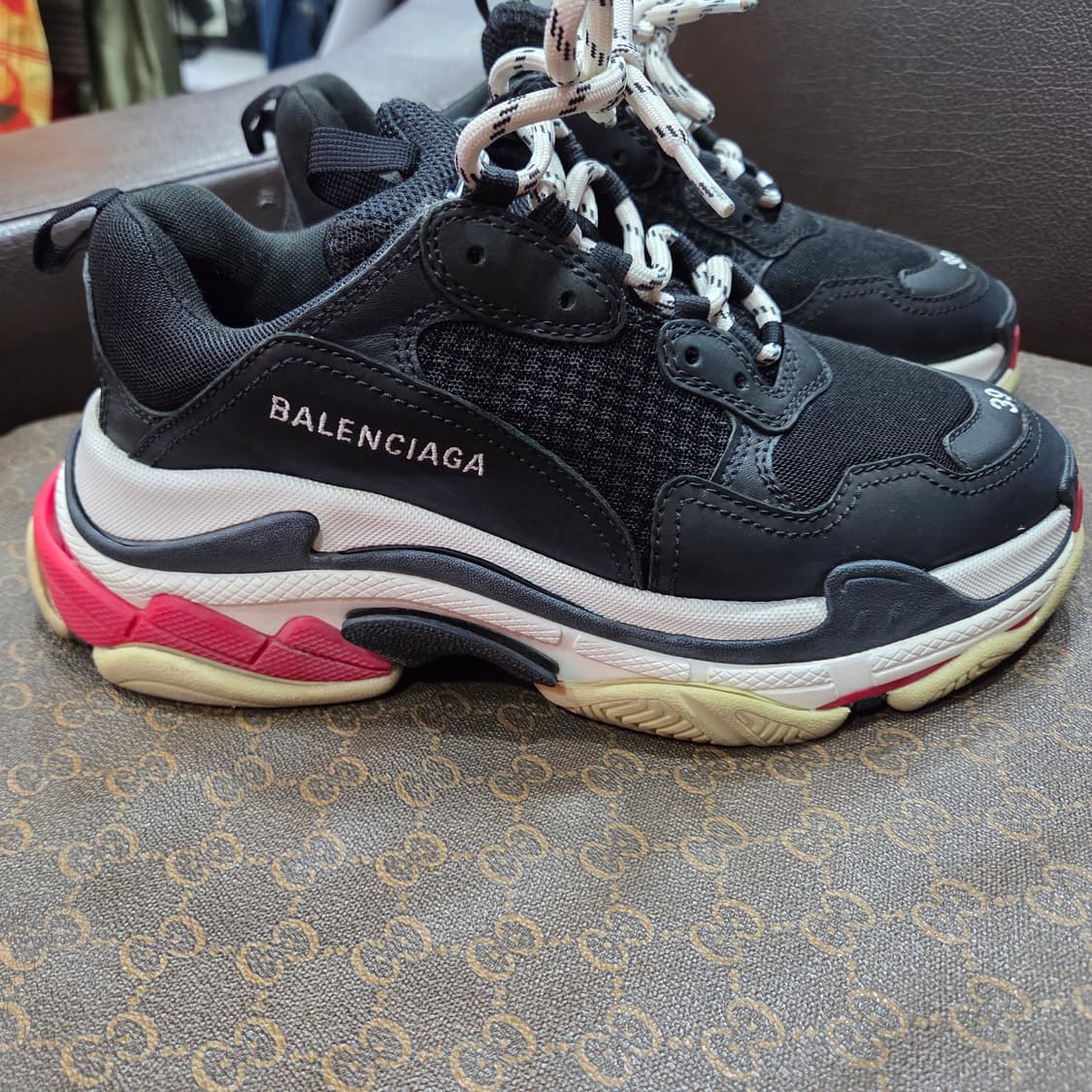 발렌시아가 트리플s 상품이미지1