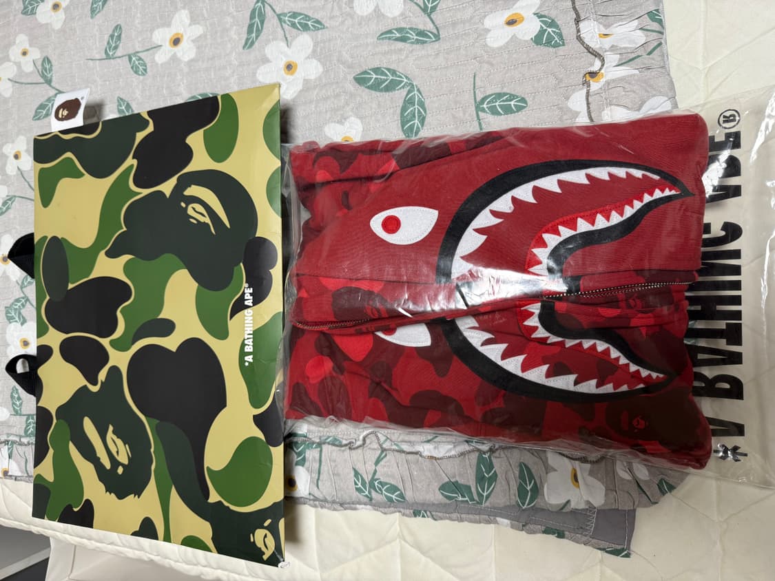 베이프 더블후드 레드 상품이미지1