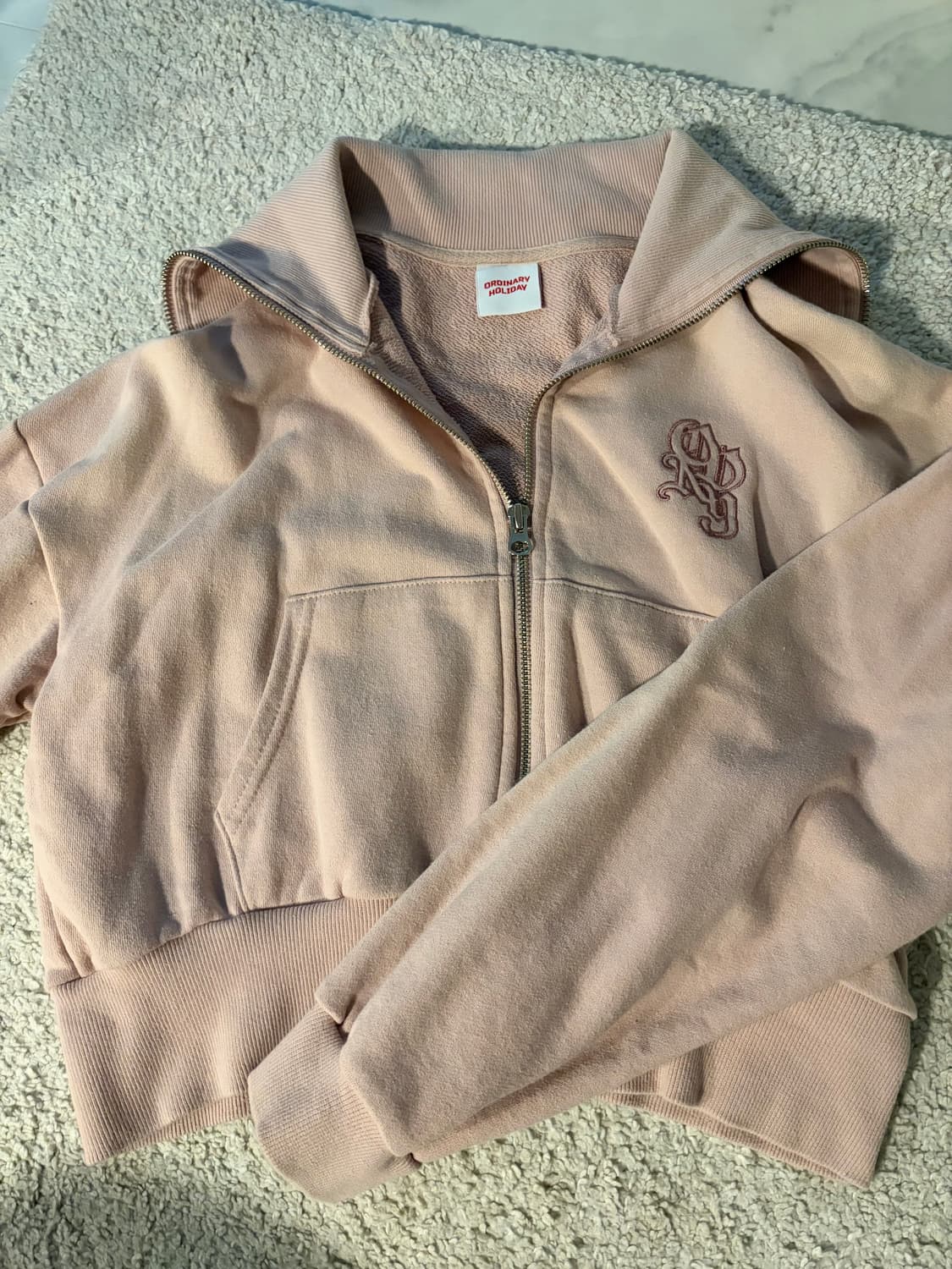 오디너리 홀리데이 핑크 크롭 후드집업 상품이미지1