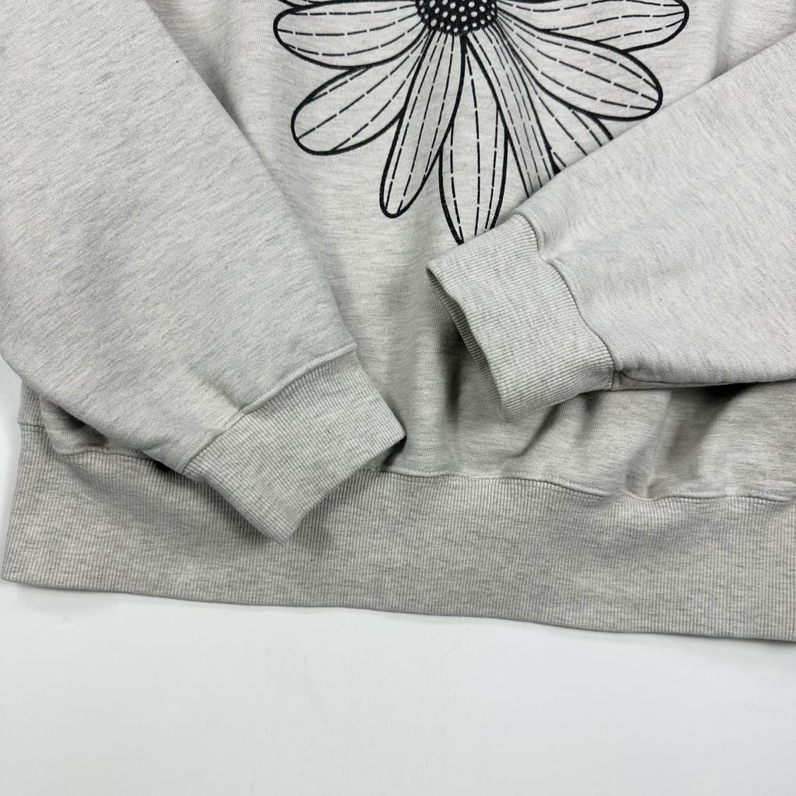 마르디 메크르디 플라워 오트밀 맨투맨 (Free 여성추천) 상품이미지4