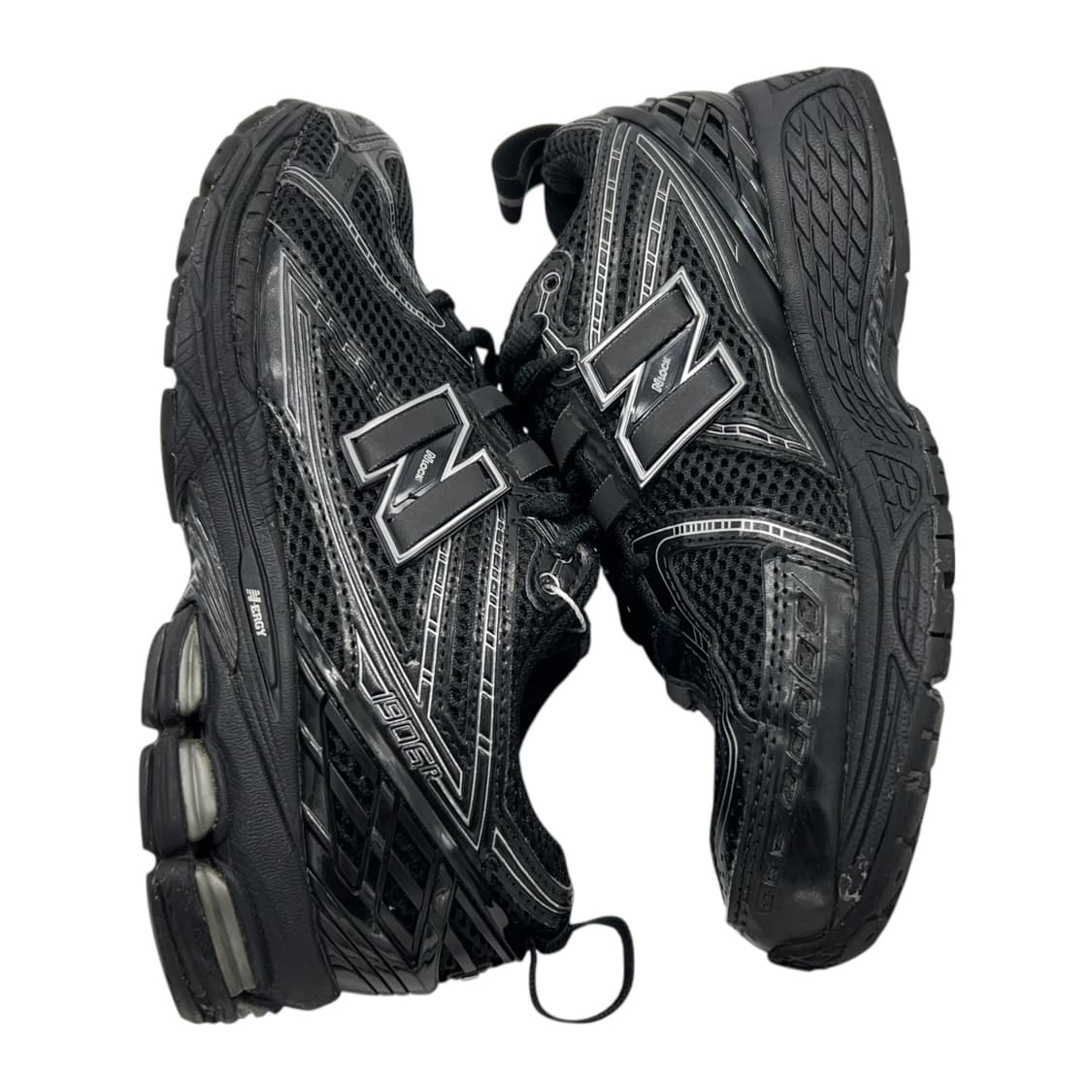 230 뉴발란스 1906R 블랙 실버 메탈릭 상품이미지2