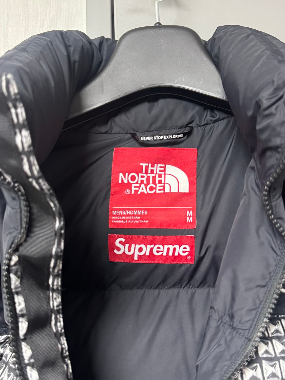 슈프림 x 노스페이스 스터드 눕시 상품이미지3