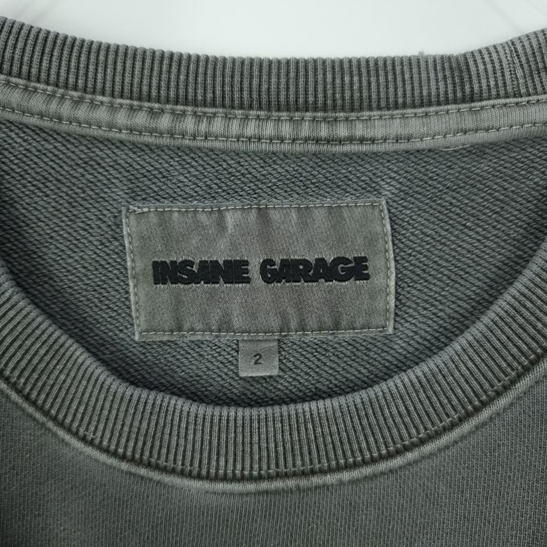 [인세인개러지] 플레임 프린팅 오버핏 피그먼트 맨투맨 챠콜 M19150 상품이미지8
