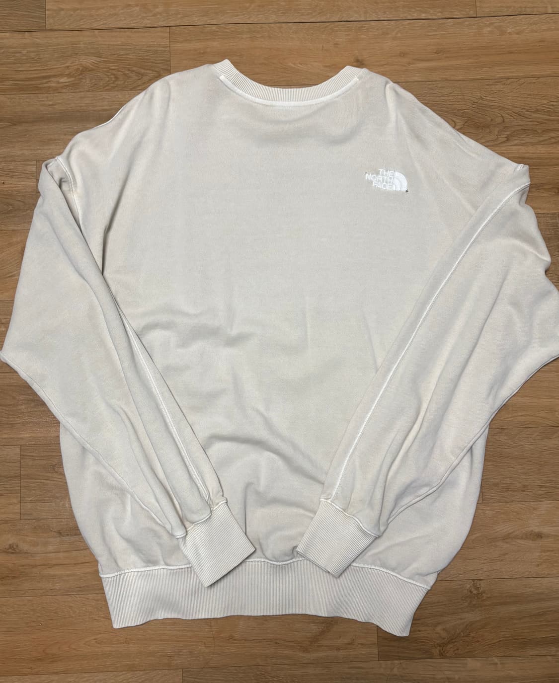 노스페이스 맨투맨 아이보리 상품이미지2