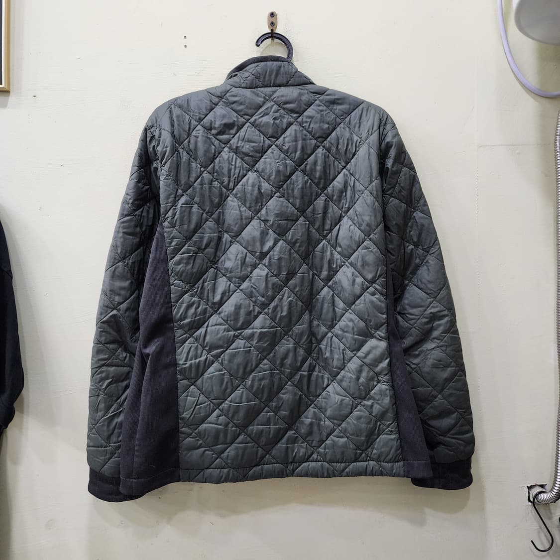 [L] Jack Wolfskin 퀼팅 패딩 자켓 (그레이) 상품이미지3