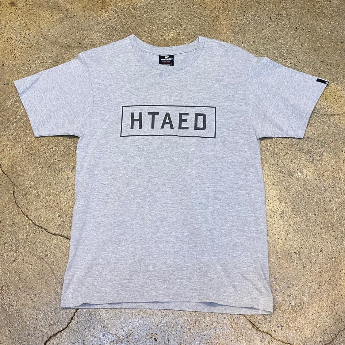 미국 빈티지 브랜드 언디피티드 HATED 언어유희 포인트 반팔티 상품이미지2