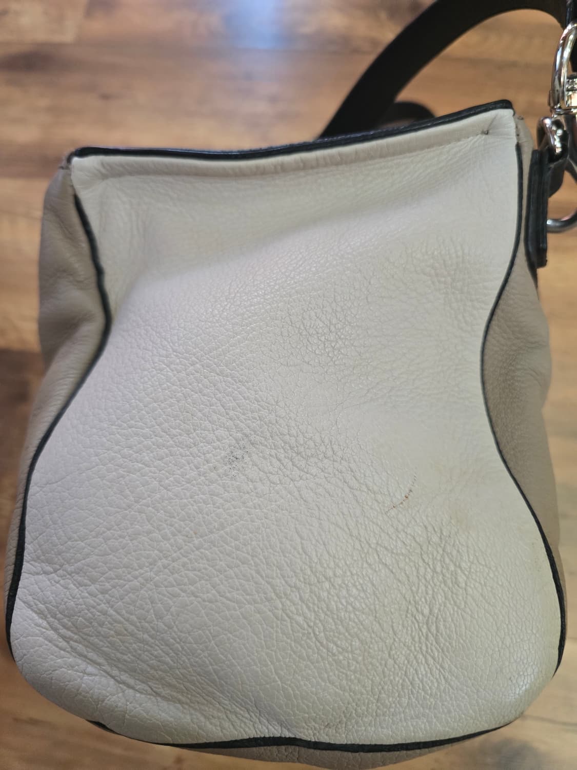 지방시 판도라 가방 판매합니다 상품이미지7