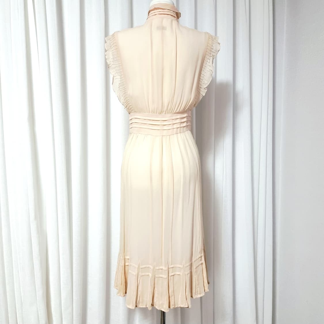 한섬 타임 TIME 실크100% 프릴 원피스 (44-55) 상태굿 상품이미지3