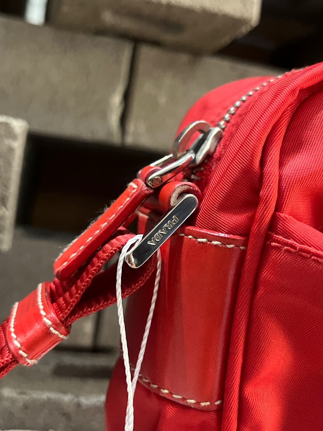 프라다 나일론 미니 크로스 백 상품이미지4