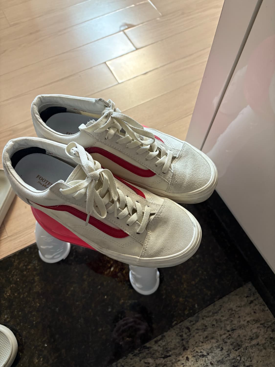 반스 올드스쿨 화이트/레드 270 상품이미지1